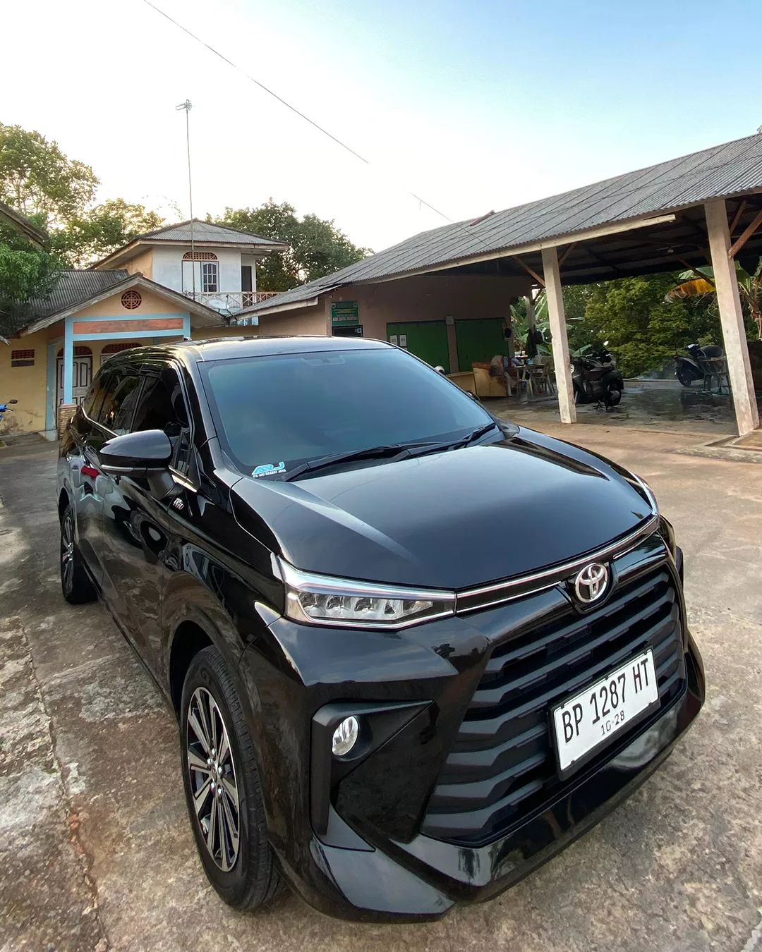 All New Avanza warna hitam tersedia untuk rental mobil 24 jam di Bintan dan Tanjung Pinang, bisa lepas kunci atau dengan supir berpengalaman.