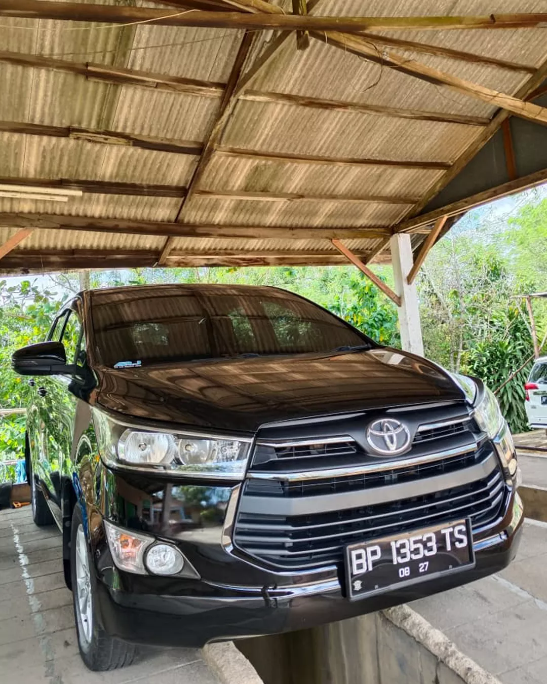 Innova Reborn Unit 2 dari ARJ Rentcar & Travel, tersedia untuk rental mobil 24 jam di Bintan dan Tanjung Pinang dengan pilihan lepas kunci atau plus sopir.