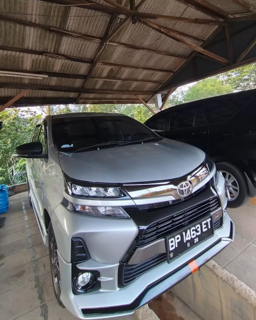 Veloz Facelift GR warna silver siap disewa di Bintan dan Tanjung Pinang, tersedia layanan rental mobil 24 jam lepas kunci atau dengan sopir profesional.