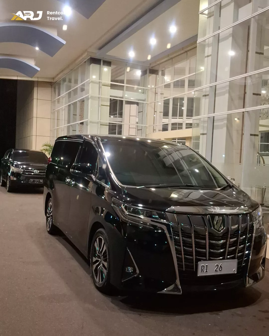 Mobil ARJ Rentcar & Travel untuk acara RI 26, standby di depan hotel – rental mobil terbesar di Bintan 2025